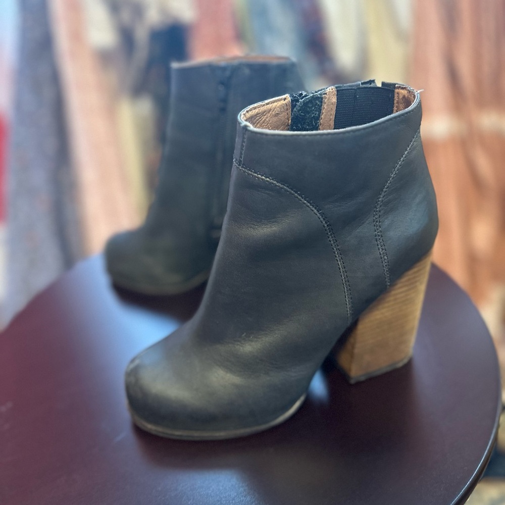 Jeffrey Campbell black leather booties size 6